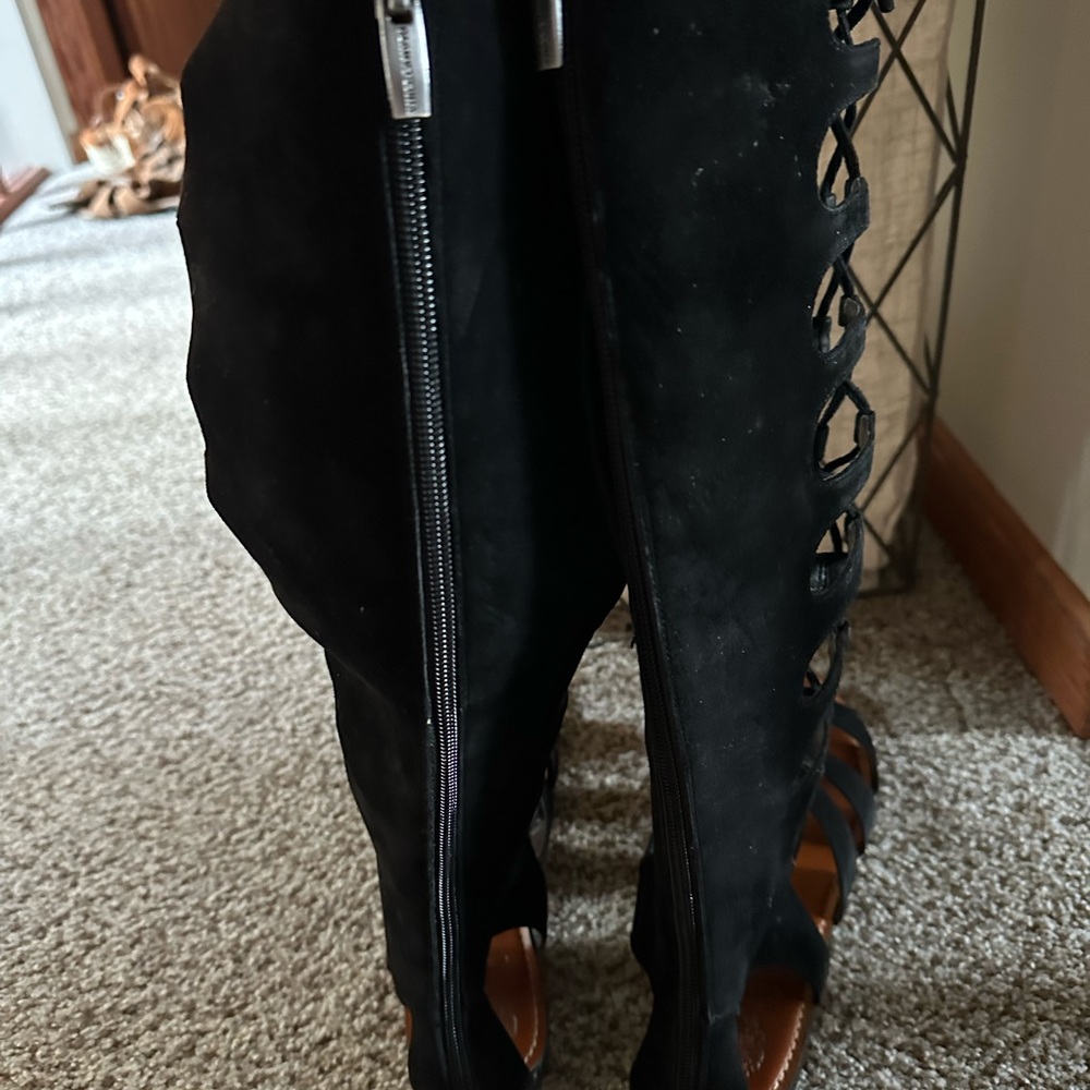 Black Gladiator - image 3